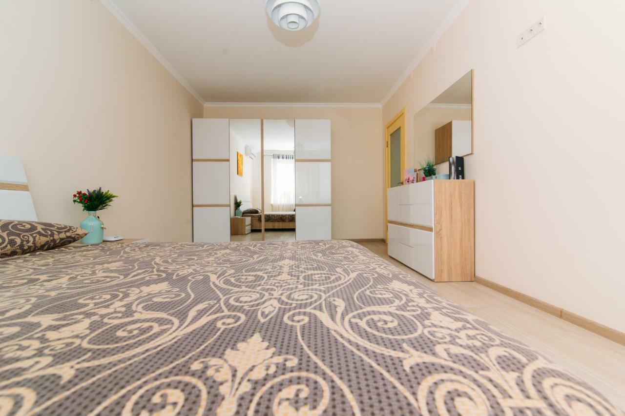 Luxury Studio Apart-Hotel In Centre 2 Room Суми Екстер'єр фото