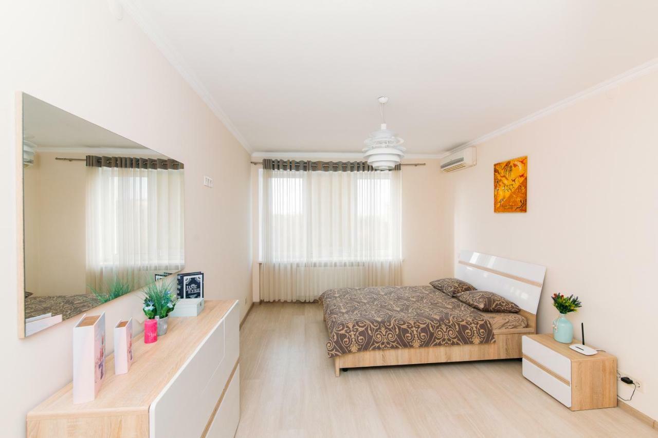Luxury Studio Apart-Hotel In Centre 2 Room Суми Екстер'єр фото
